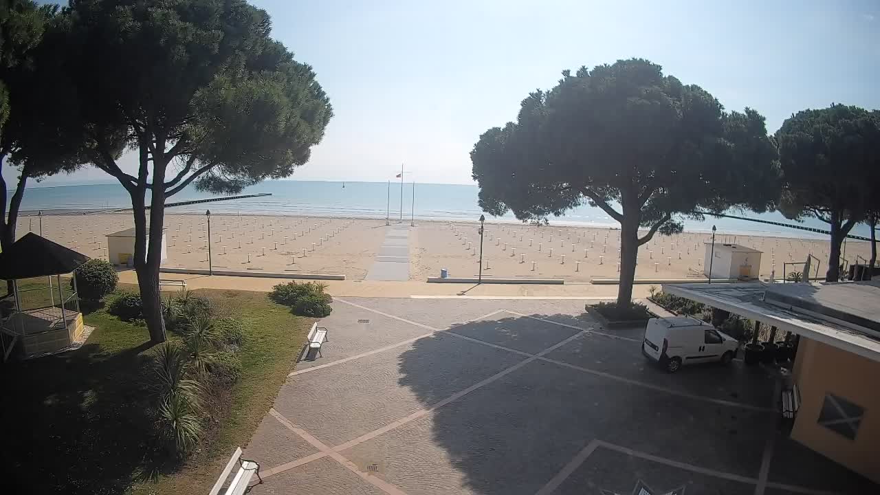 Grado Beach Webcam Entrance | Real-Time View of the Seaside