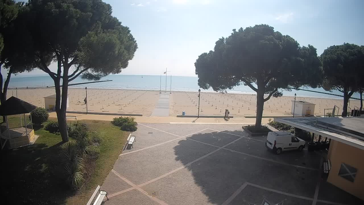 Grado Beach Webcam Entrance | Real-Time View of the Seaside