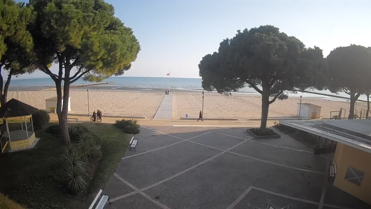 Grado Ulaz na Plažu | Pogled Uživo na Obalu