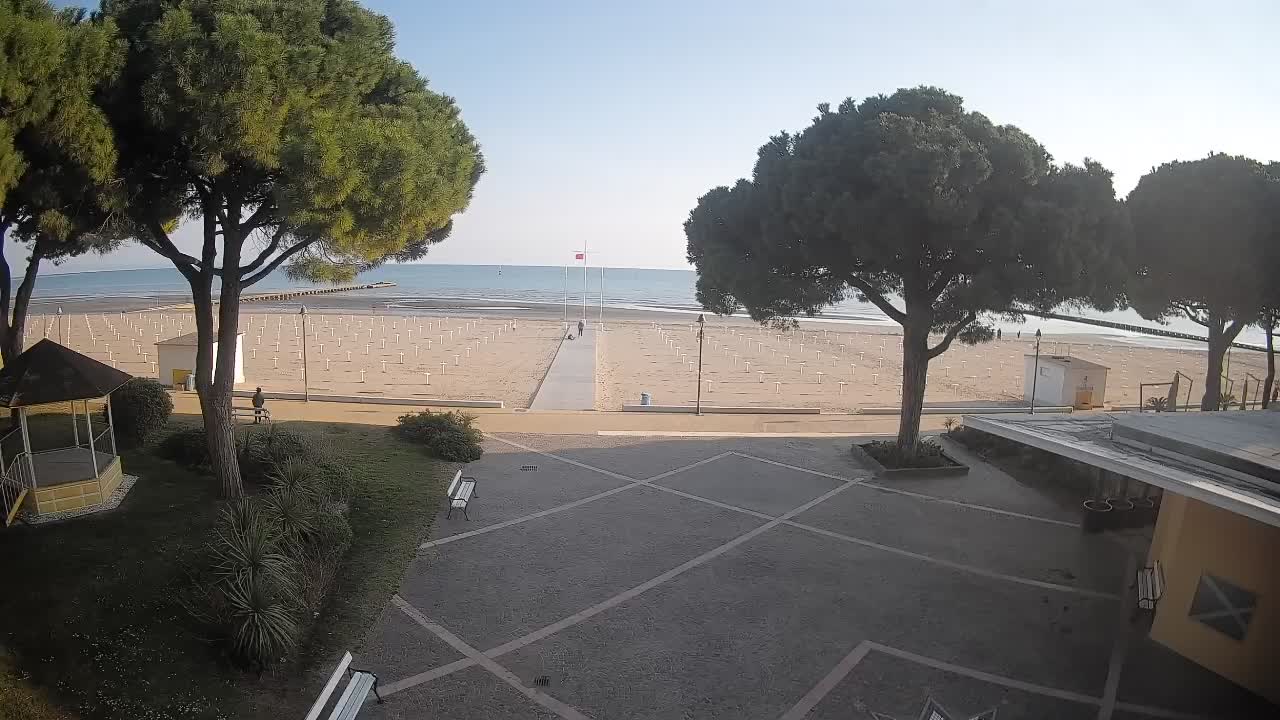 Grado Beach Webcam Entrance | Real-Time View of the Seaside