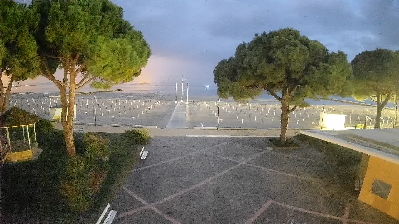 Grado Beach Webcam Entrance | Real-Time View of the Seaside