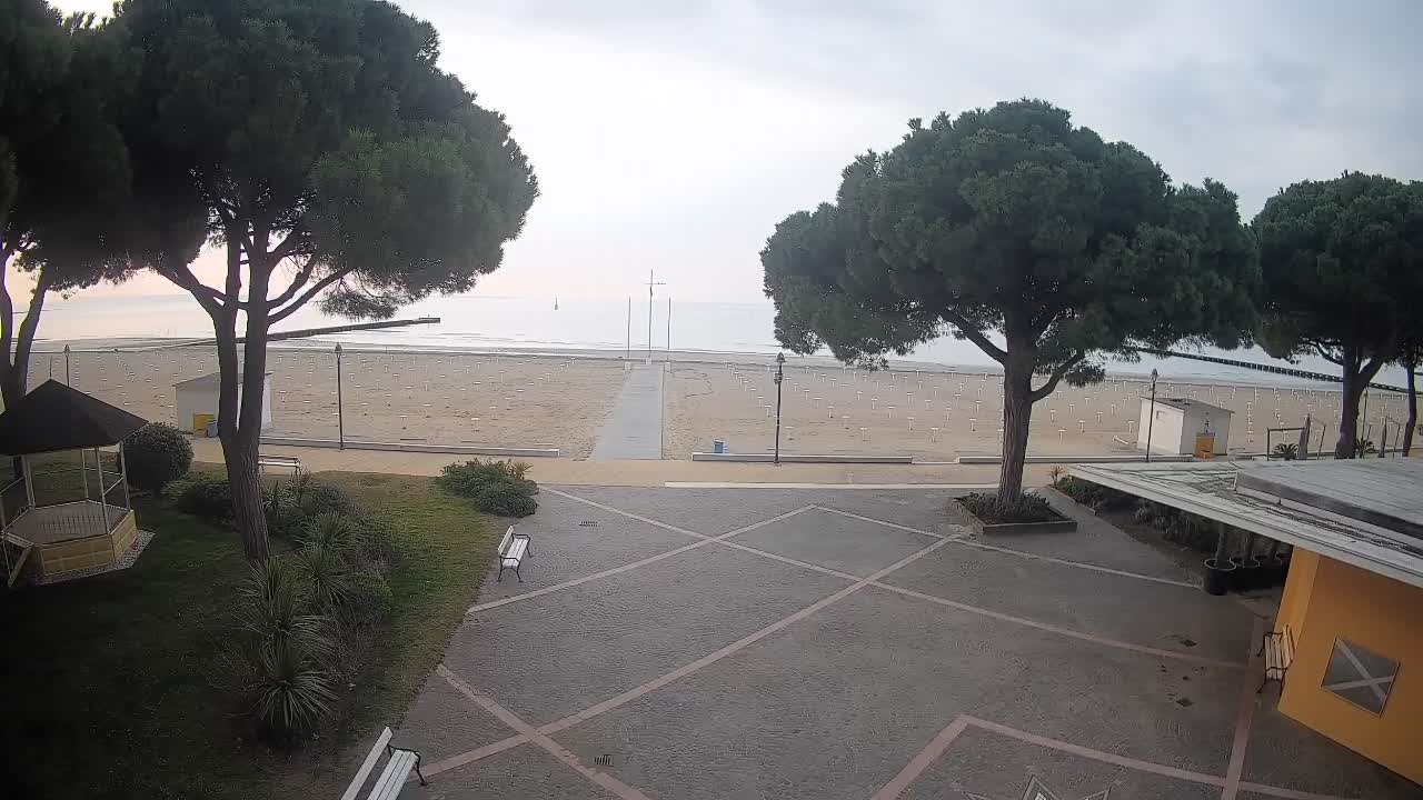 Grado Beach Webcam Entrance | Real-Time View of the Seaside