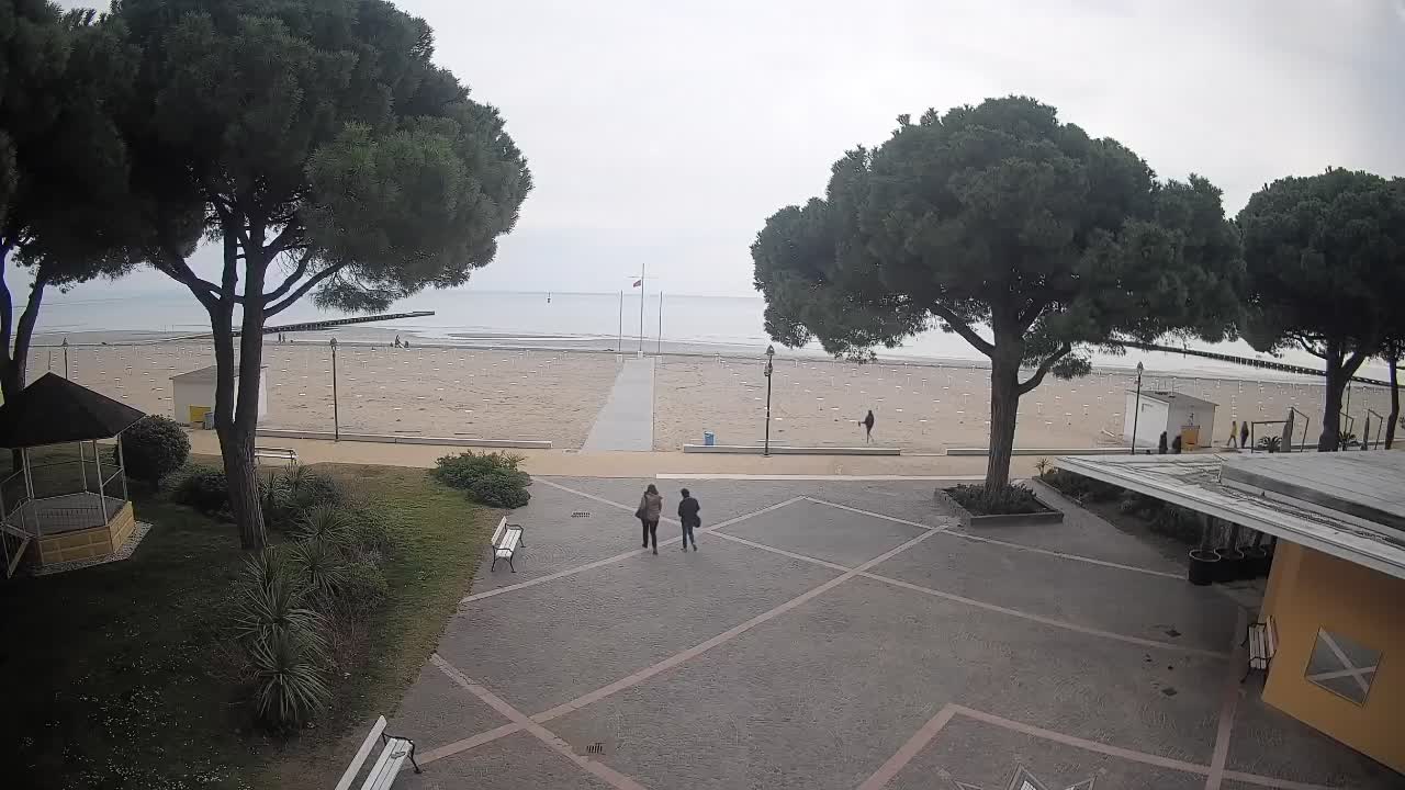 Grado Beach Webcam Entrance | Real-Time View of the Seaside