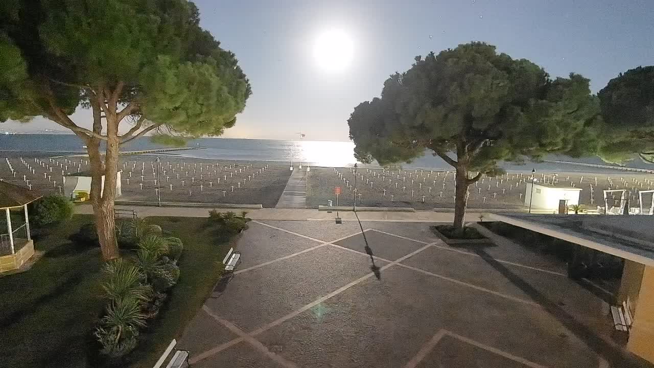 Grado Ulaz na Plažu | Pogled Uživo na Obalu