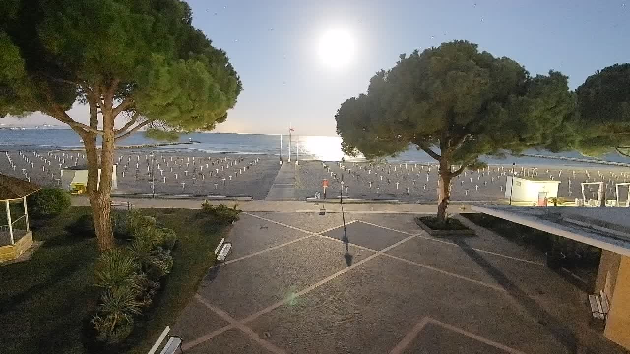 Grado Beach Webcam Entrance | Real-Time View of the Seaside