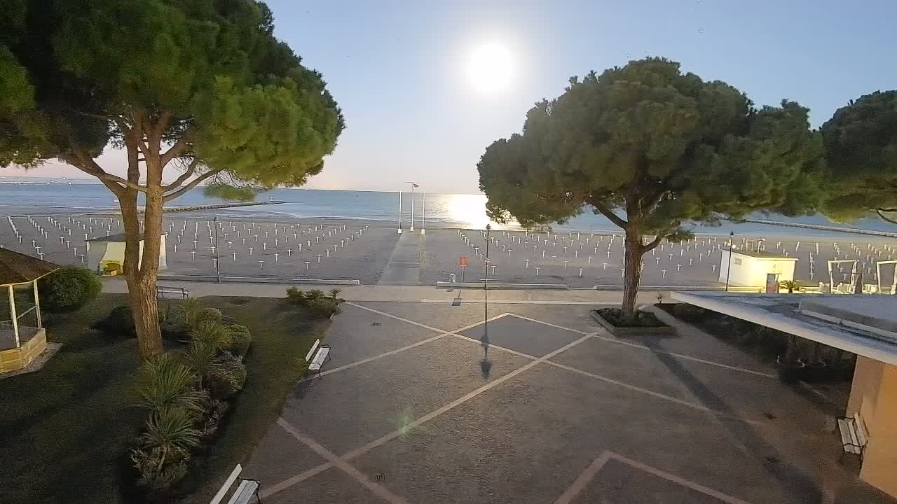 Grado Beach Webcam Entrance | Real-Time View of the Seaside