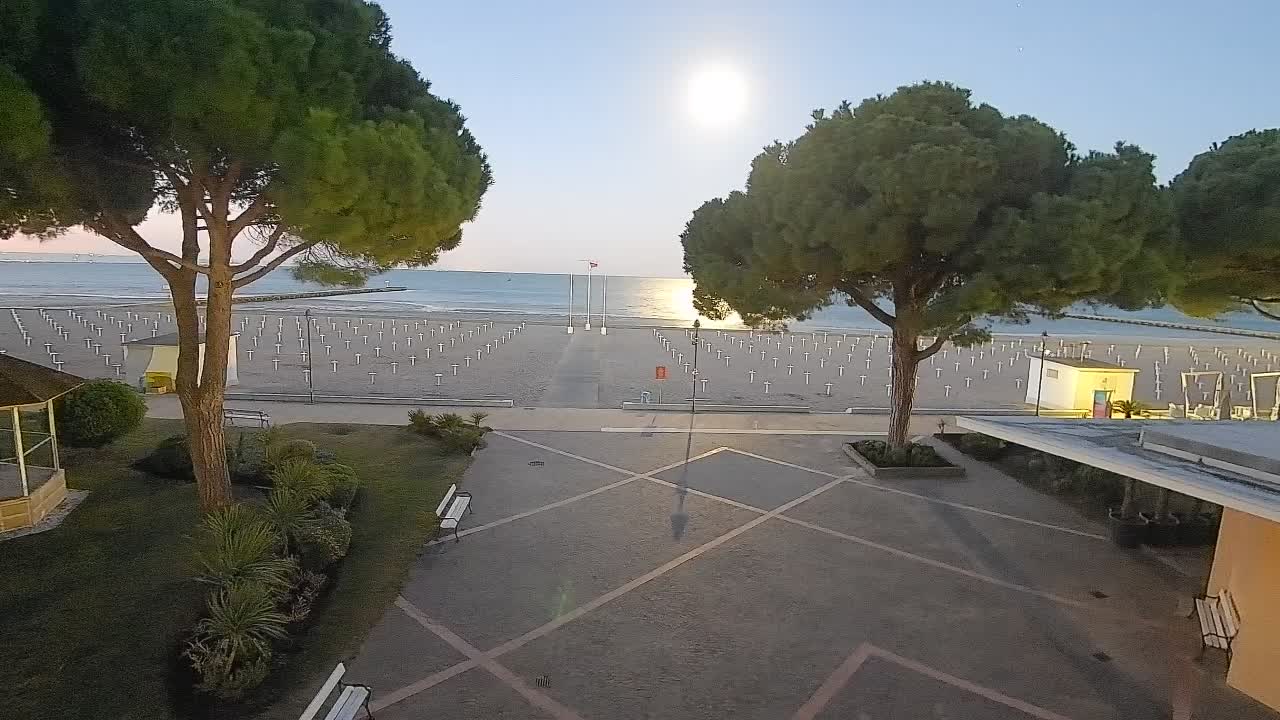 Grado Beach Webcam Entrance | Real-Time View of the Seaside