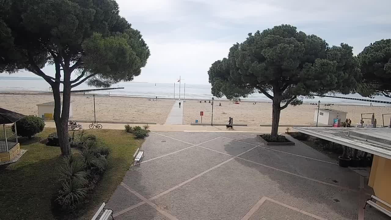 Grado Beach Webcam Entrance | Real-Time View of the Seaside
