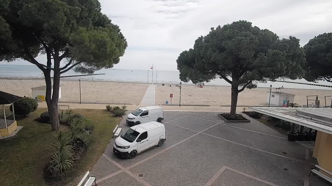 Grado Ulaz na Plažu | Pogled Uživo na Obalu