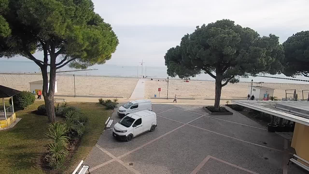 Grado Ulaz na Plažu | Pogled Uživo na Obalu