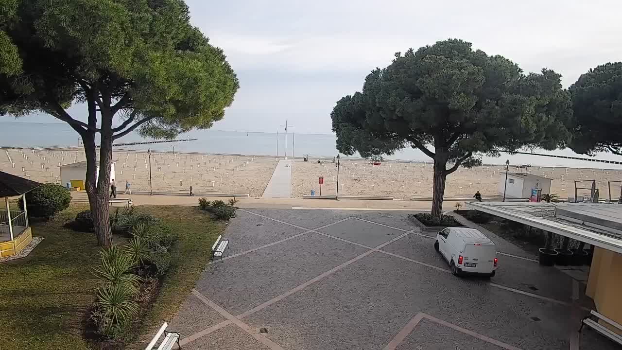Grado Beach Webcam Entrance | Real-Time View of the Seaside