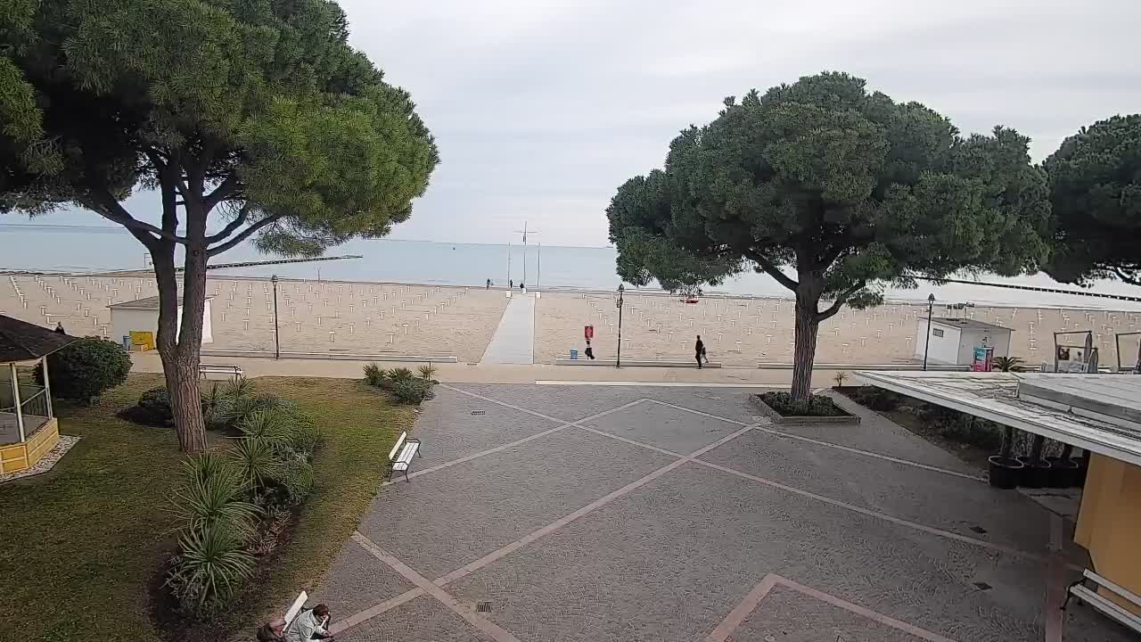 Grado Beach Webcam Entrance | Real-Time View of the Seaside