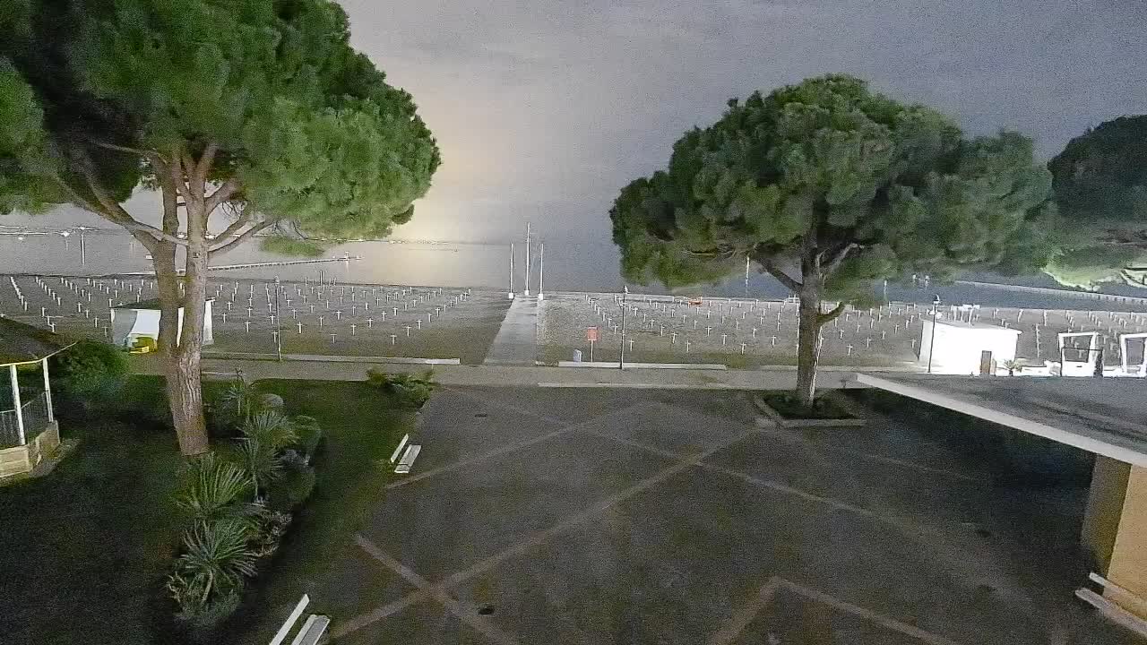 Grado Beach Webcam Entrance | Real-Time View of the Seaside