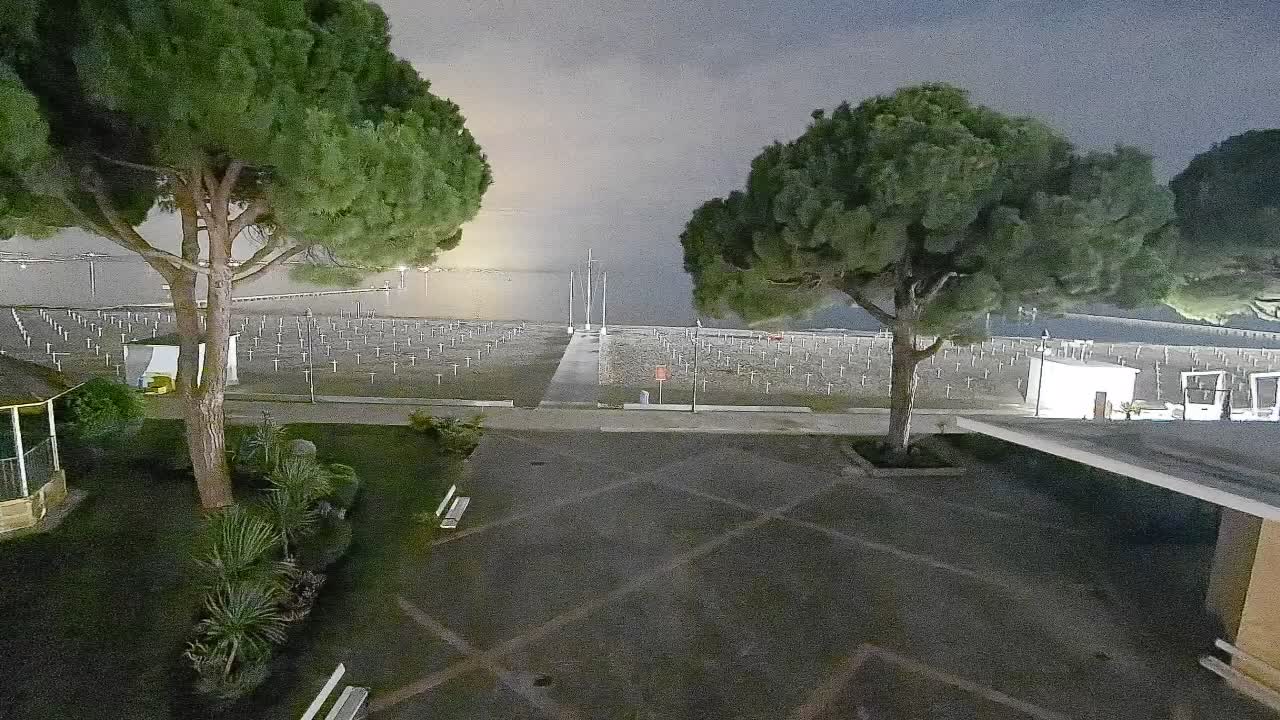Grado Beach Webcam Entrance | Real-Time View of the Seaside