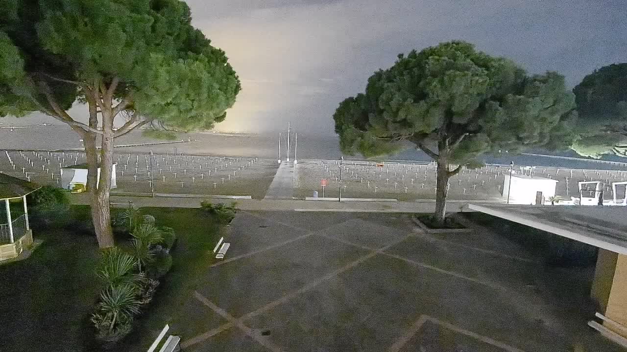 Grado Ulaz na Plažu | Pogled Uživo na Obalu