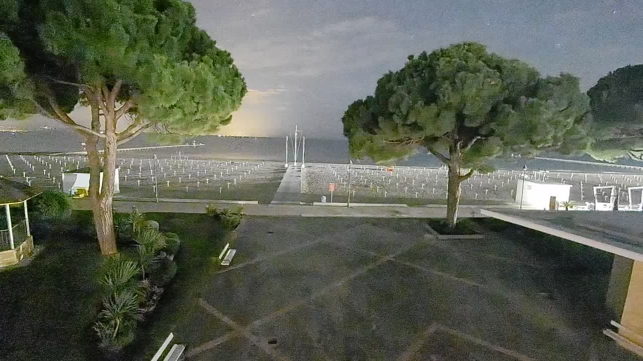 Grado Ulaz na Plažu | Pogled Uživo na Obalu