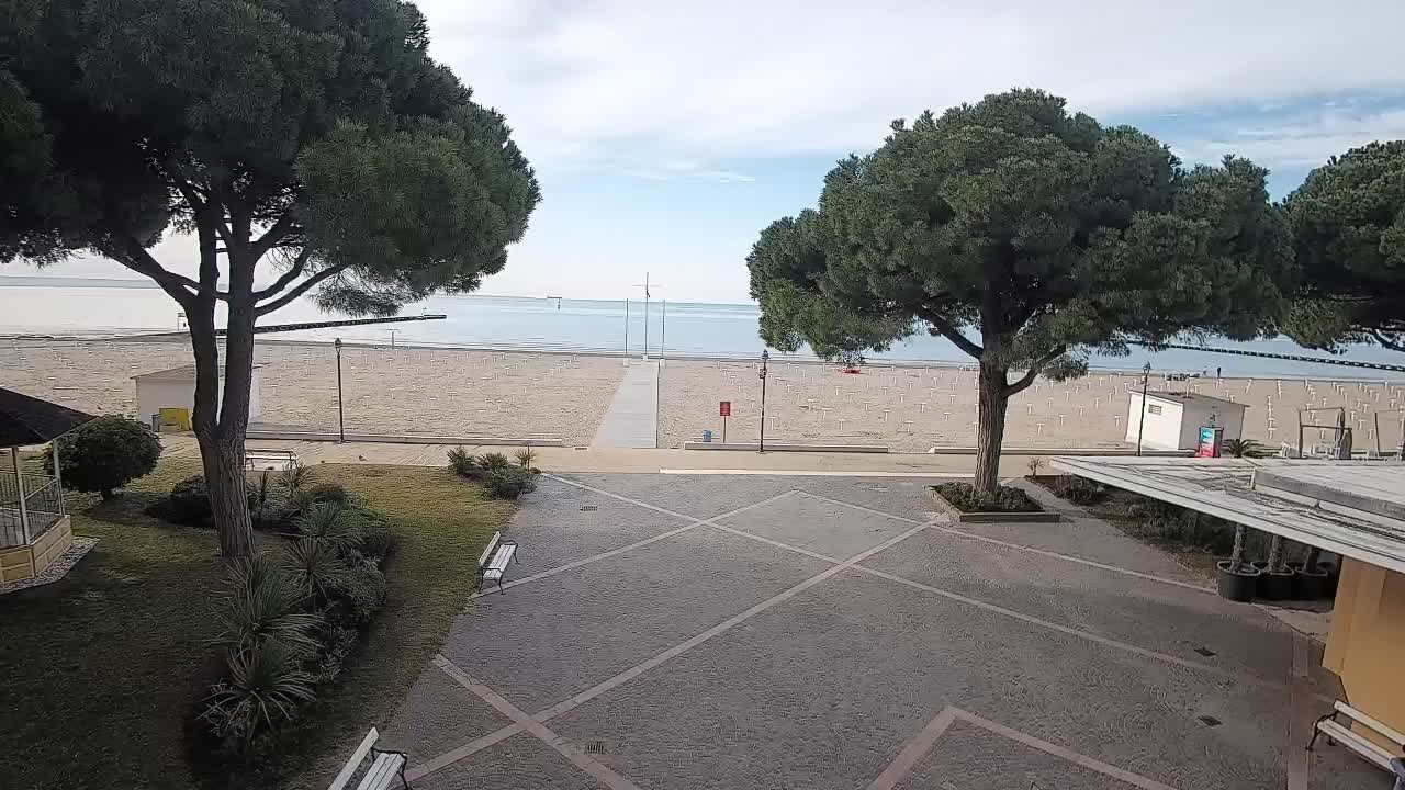 Grado Beach Webcam Entrance | Real-Time View of the Seaside