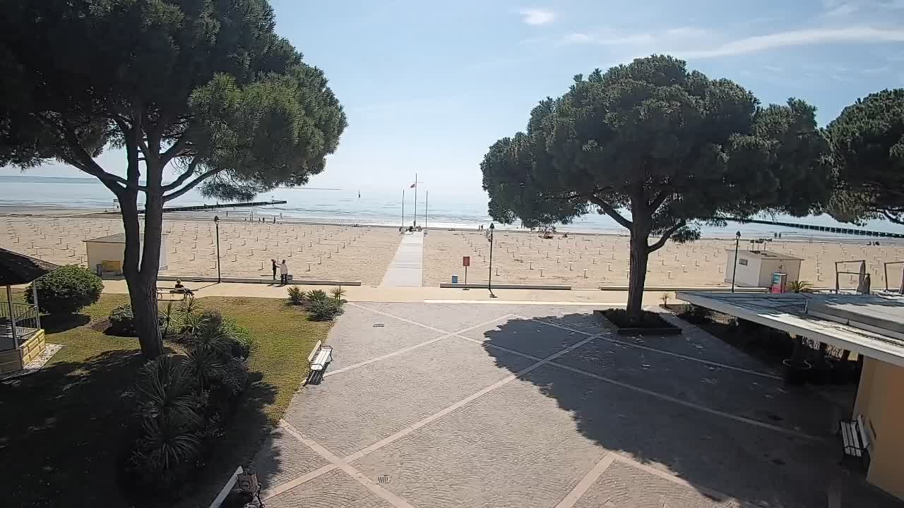 Grado Ulaz na Plažu | Pogled Uživo na Obalu