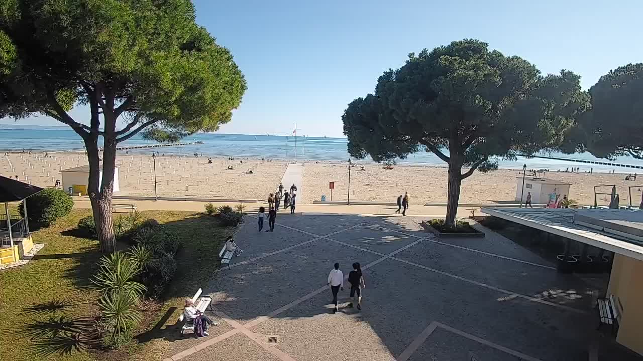 Grado Beach Webcam Entrance | Real-Time View of the Seaside