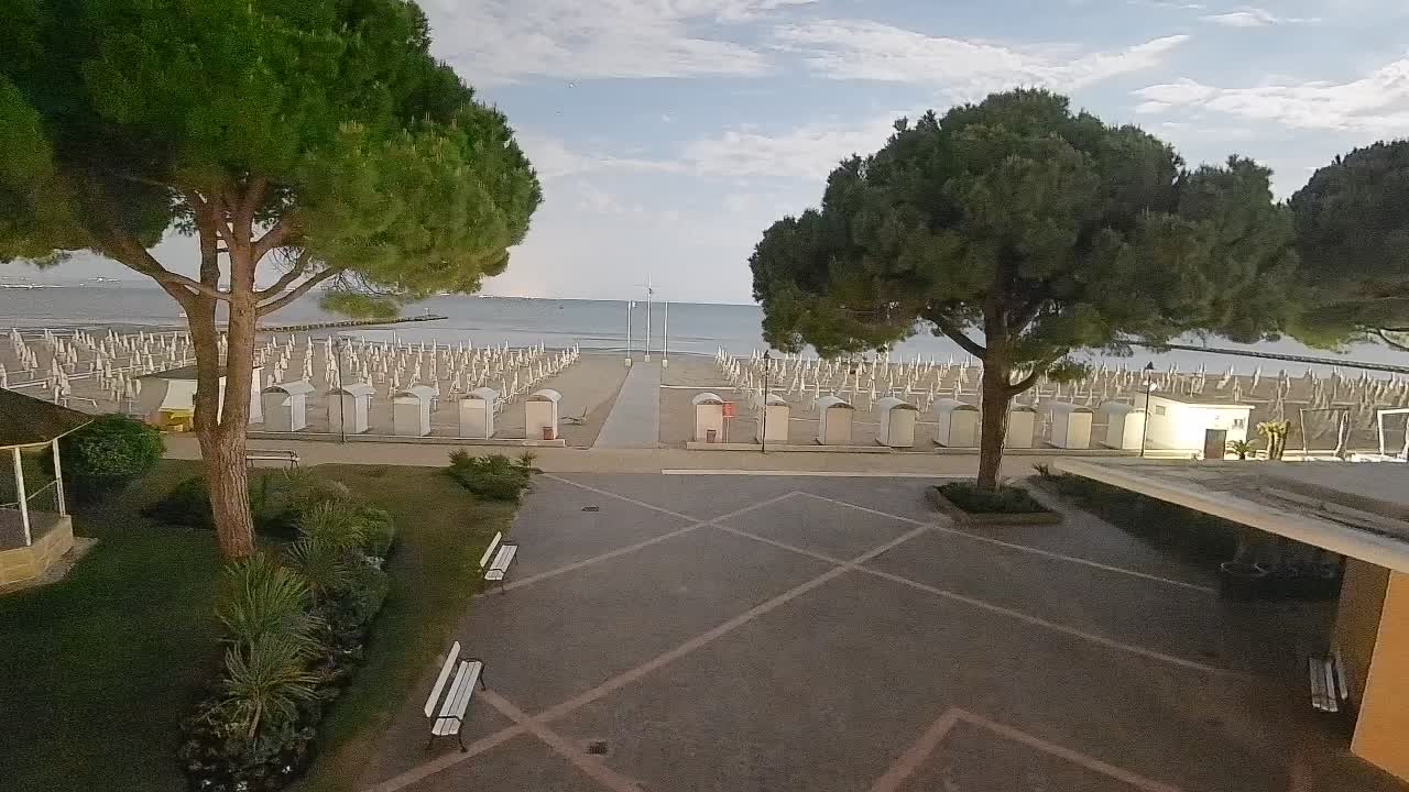 Grado Ulaz na Plažu | Pogled Uživo na Obalu