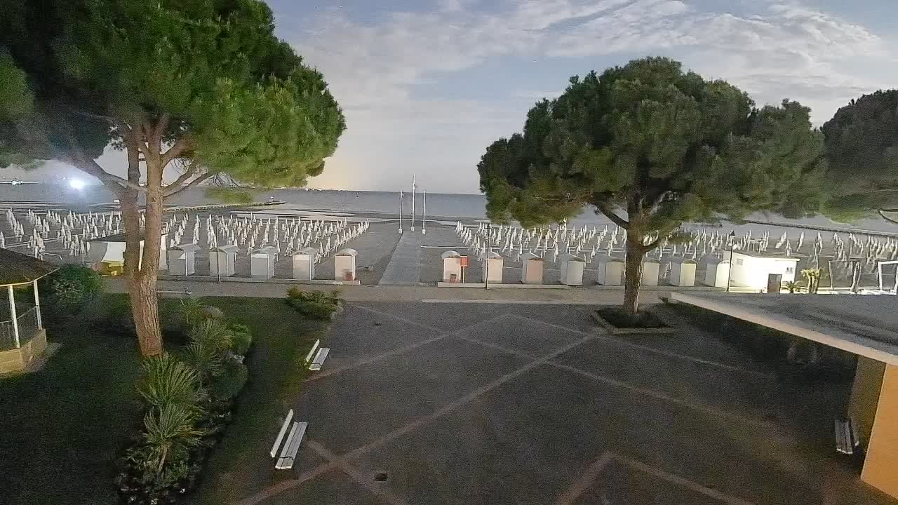 Grado Ulaz na Plažu | Pogled Uživo na Obalu