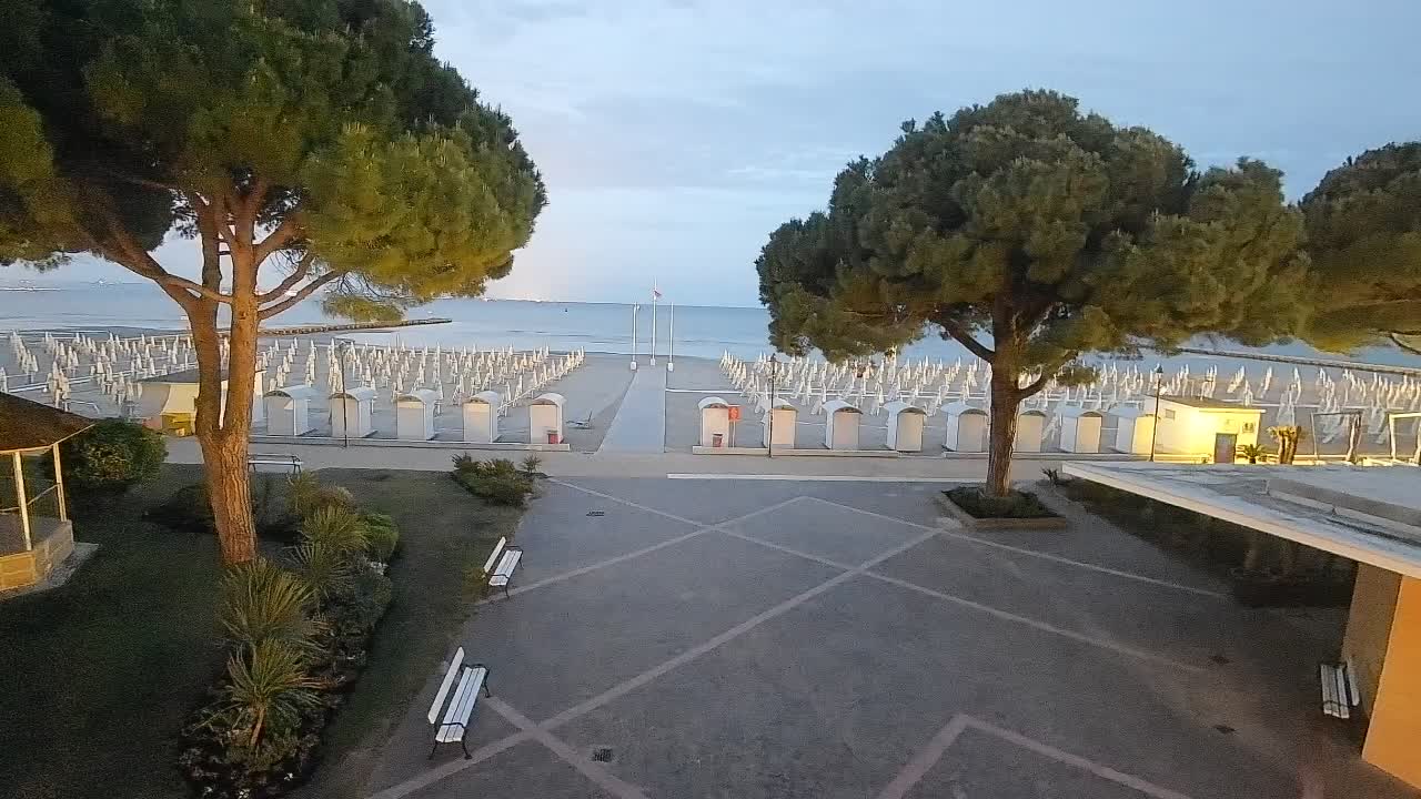 Grado Ulaz na Plažu | Pogled Uživo na Obalu