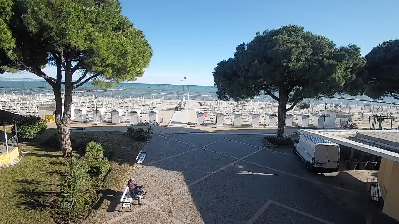 Grado Beach Webcam Entrance | Real-Time View of the Seaside