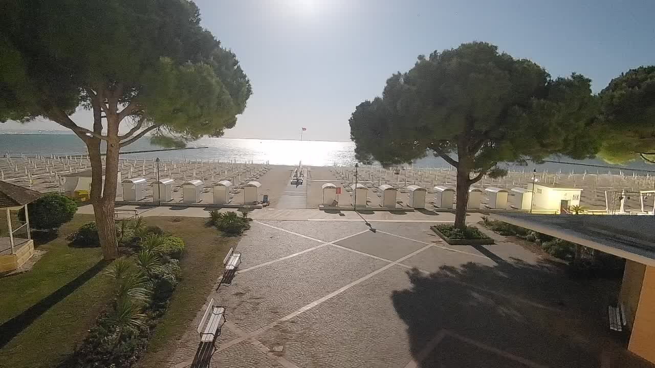 Grado Beach Webcam Entrance | Real-Time View of the Seaside