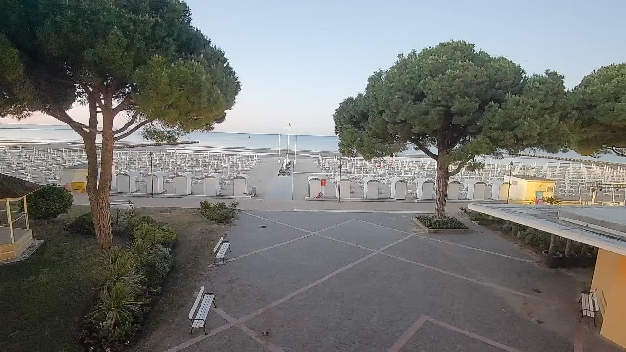 Grado Ulaz na Plažu | Pogled Uživo na Obalu