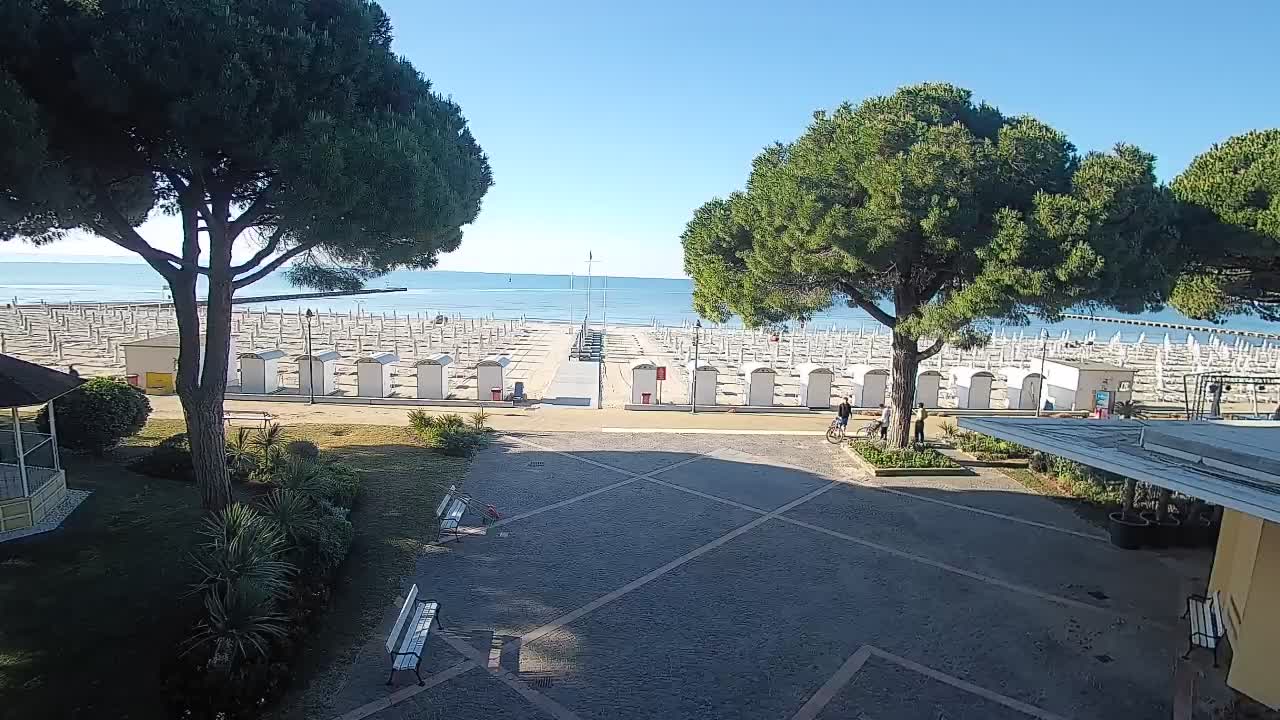 Grado Beach Webcam Entrance | Real-Time View of the Seaside
