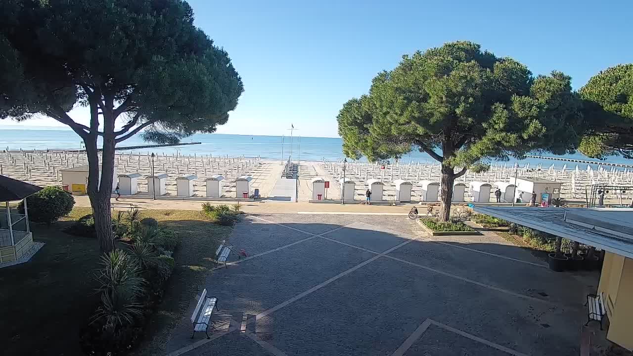 Grado Ulaz na Plažu | Pogled Uživo na Obalu