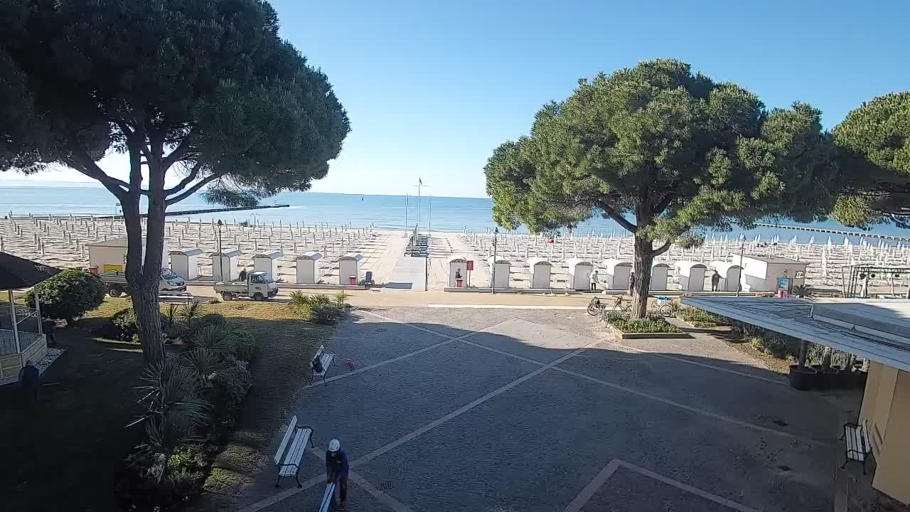 Grado Beach Webcam Entrance | Real-Time View of the Seaside