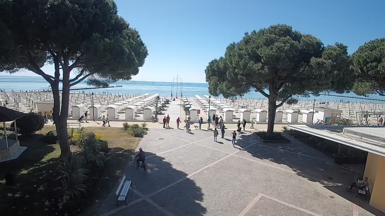 Grado Beach Webcam Entrance | Real-Time View of the Seaside