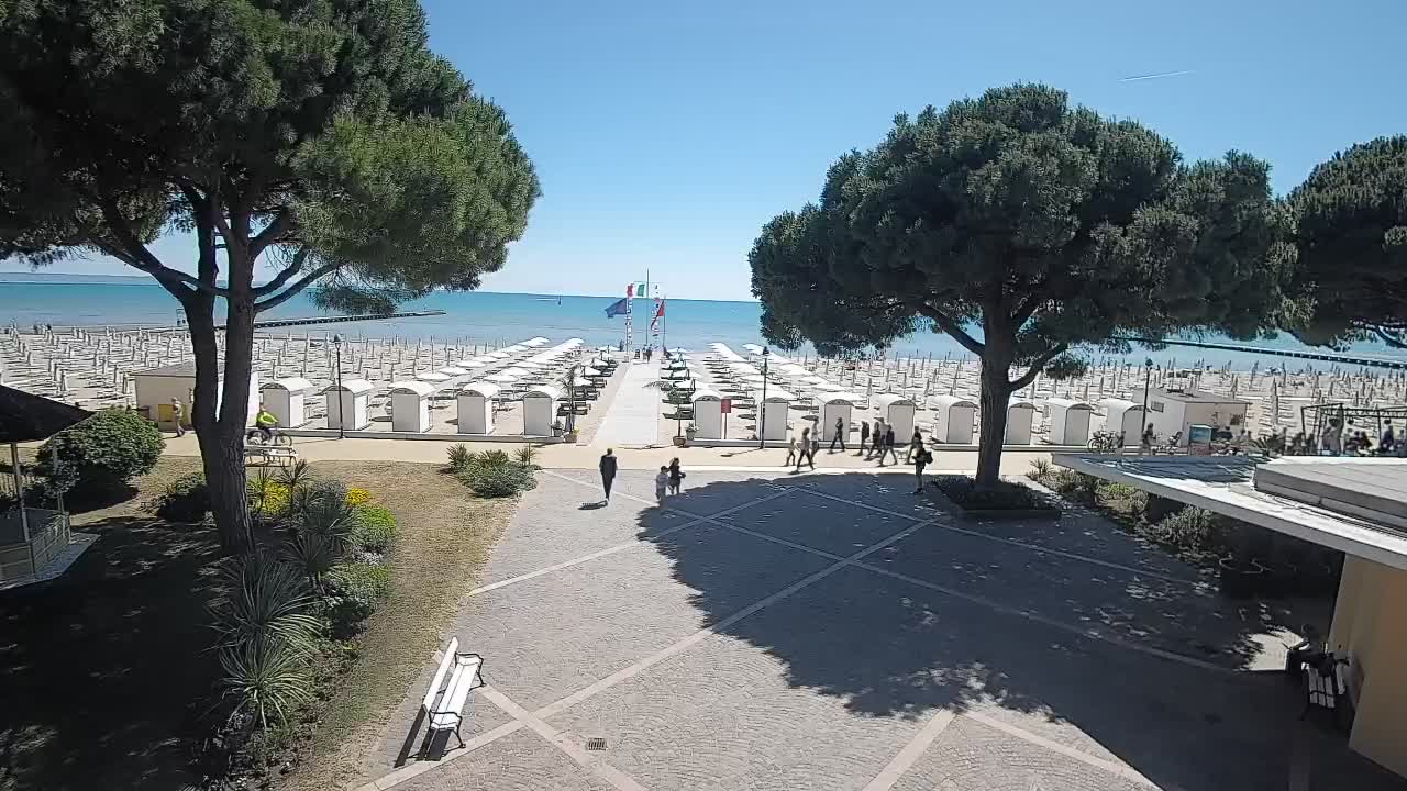 Grado Ulaz na Plažu | Pogled Uživo na Obalu