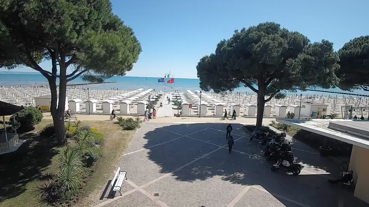 Grado Beach Webcam Entrance | Real-Time View of the Seaside