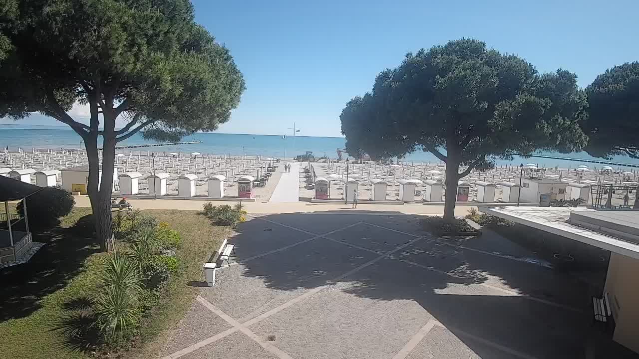 Grado Beach Webcam Entrance | Real-Time View of the Seaside