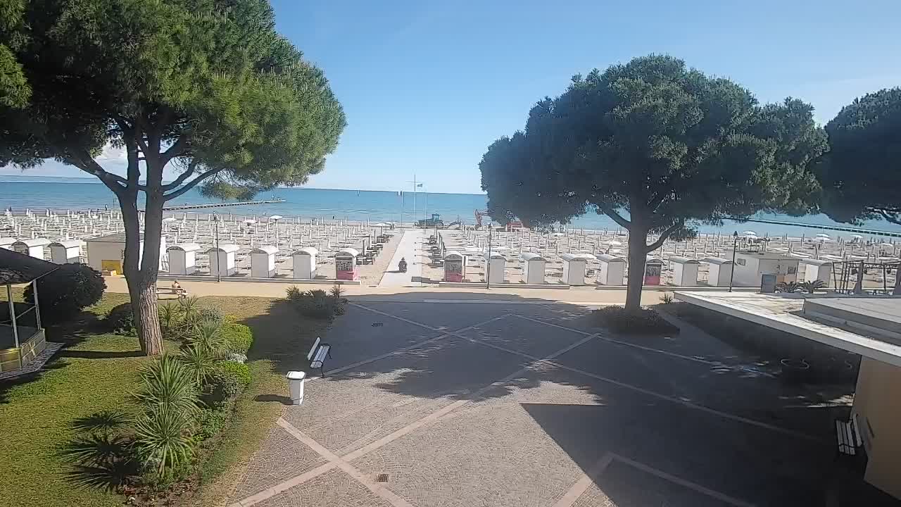 Grado Ulaz na Plažu | Pogled Uživo na Obalu