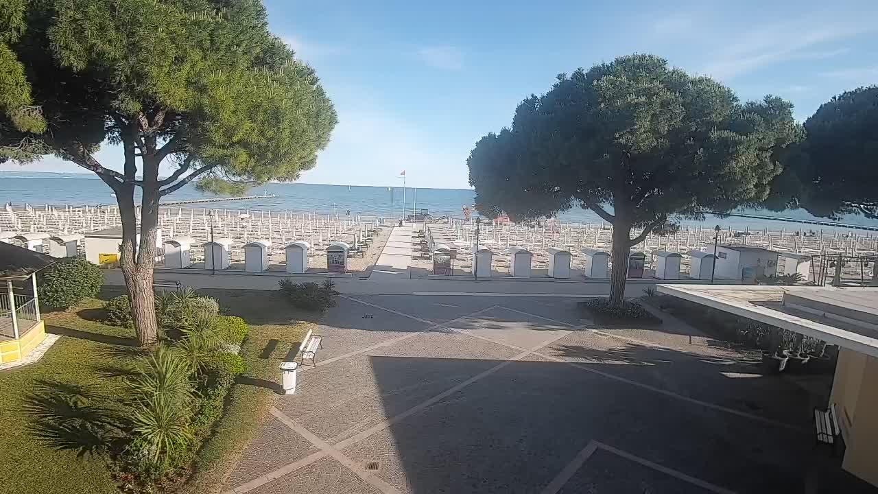 Grado Beach Webcam Entrance | Real-Time View of the Seaside