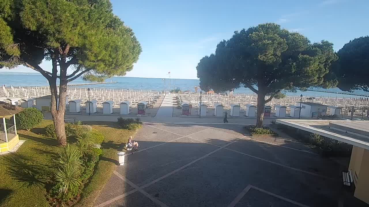 Grado Ulaz na Plažu | Pogled Uživo na Obalu