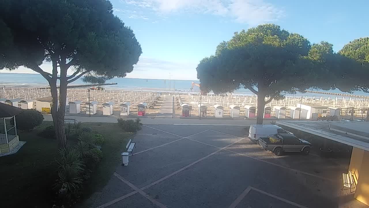 Grado Beach Webcam Entrance | Real-Time View of the Seaside