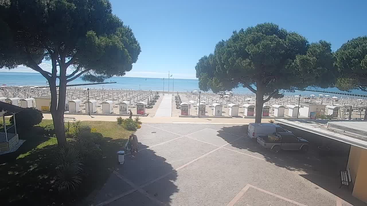 Grado Ulaz na Plažu | Pogled Uživo na Obalu
