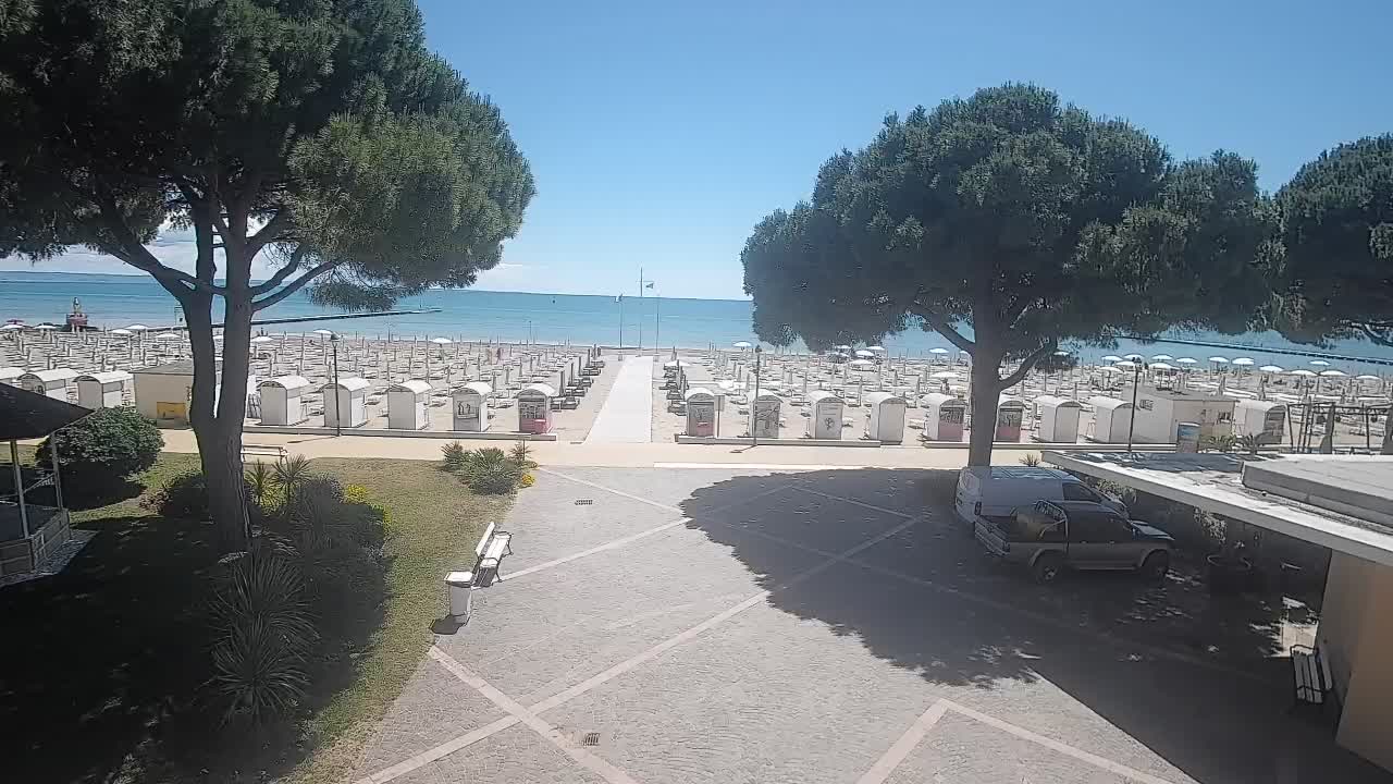 Grado Beach Webcam Entrance | Real-Time View of the Seaside