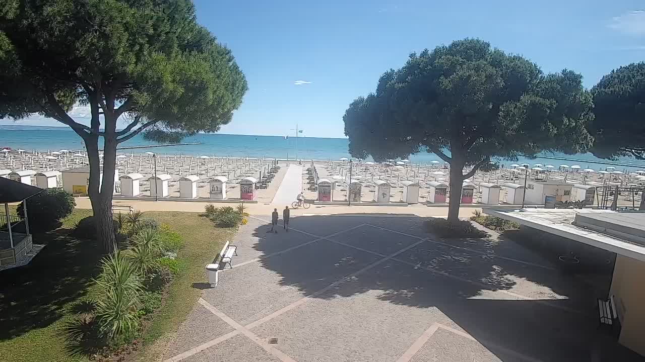 Grado Ulaz na Plažu | Pogled Uživo na Obalu