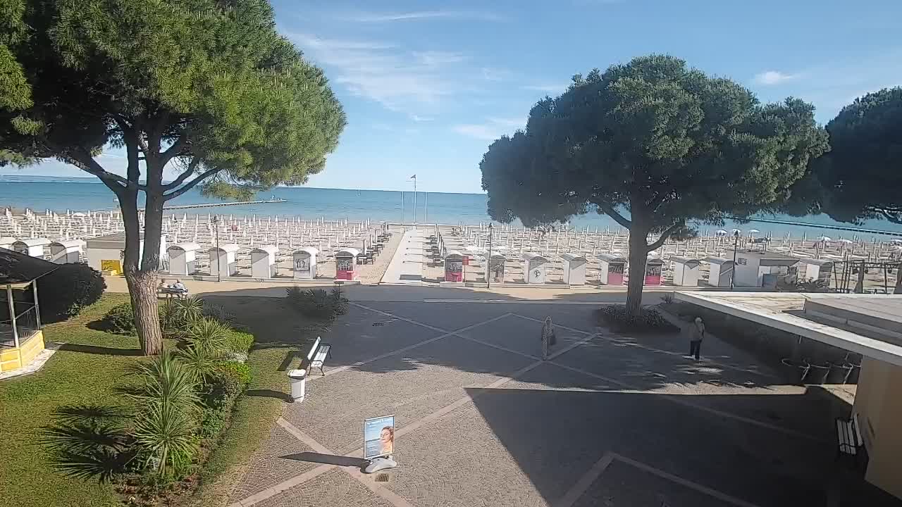 Grado Beach Webcam Entrance | Real-Time View of the Seaside
