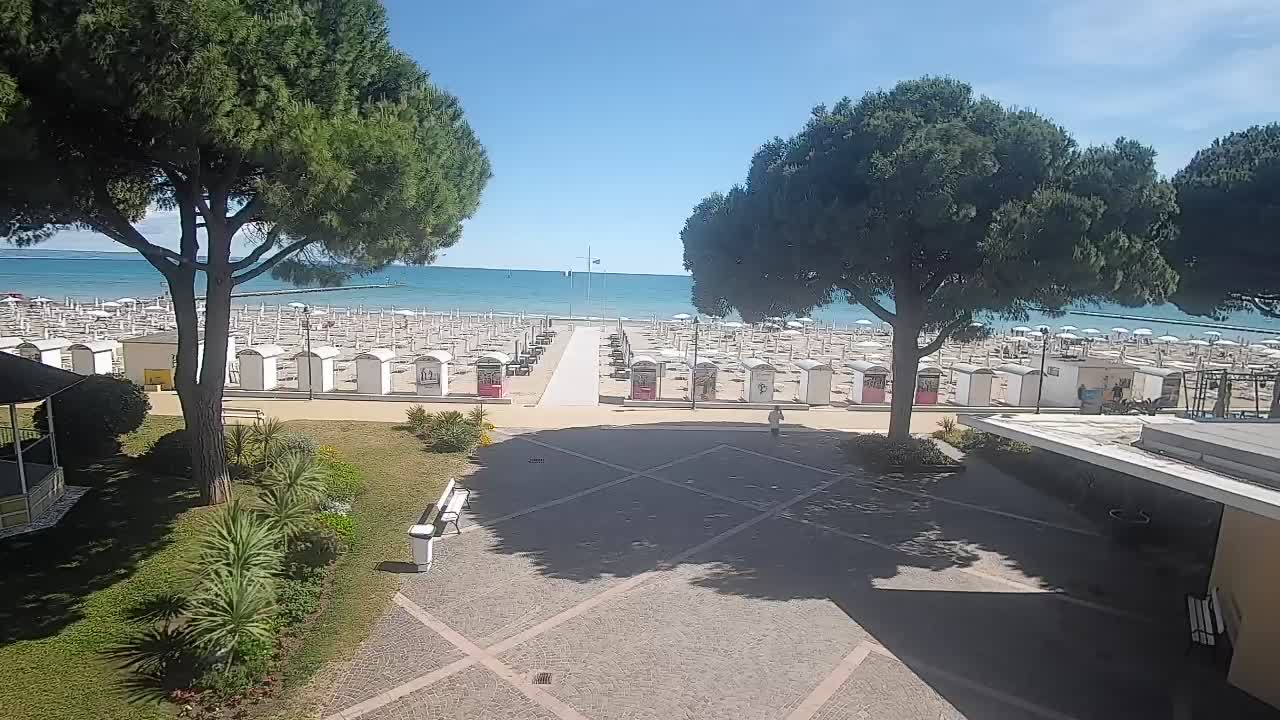 Grado Ulaz na Plažu | Pogled Uživo na Obalu