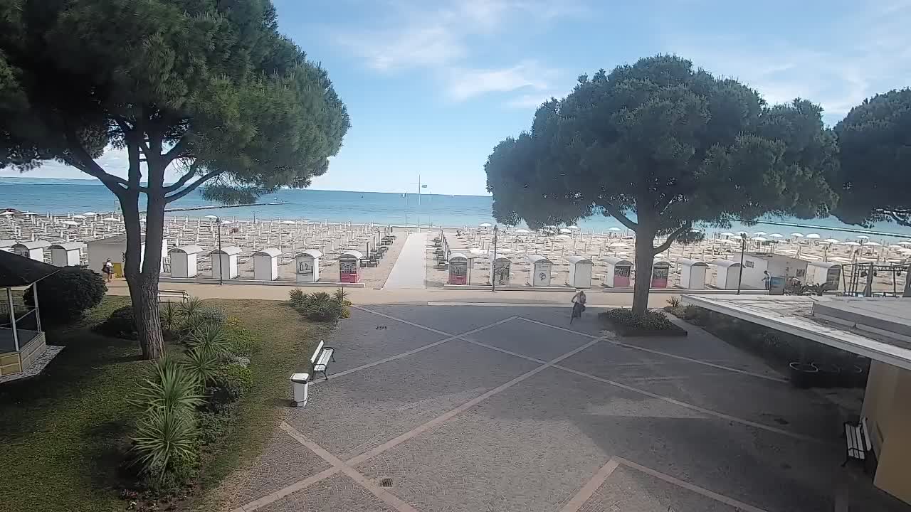 Grado Beach Webcam Entrance | Real-Time View of the Seaside