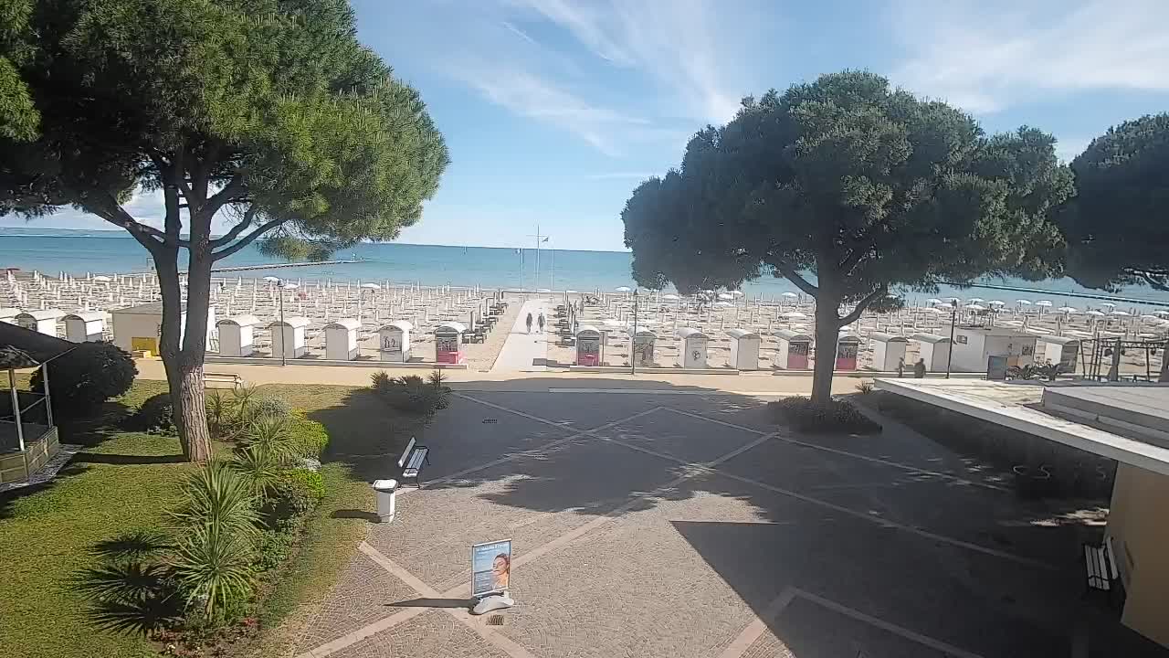 Grado Beach Webcam Entrance | Real-Time View of the Seaside