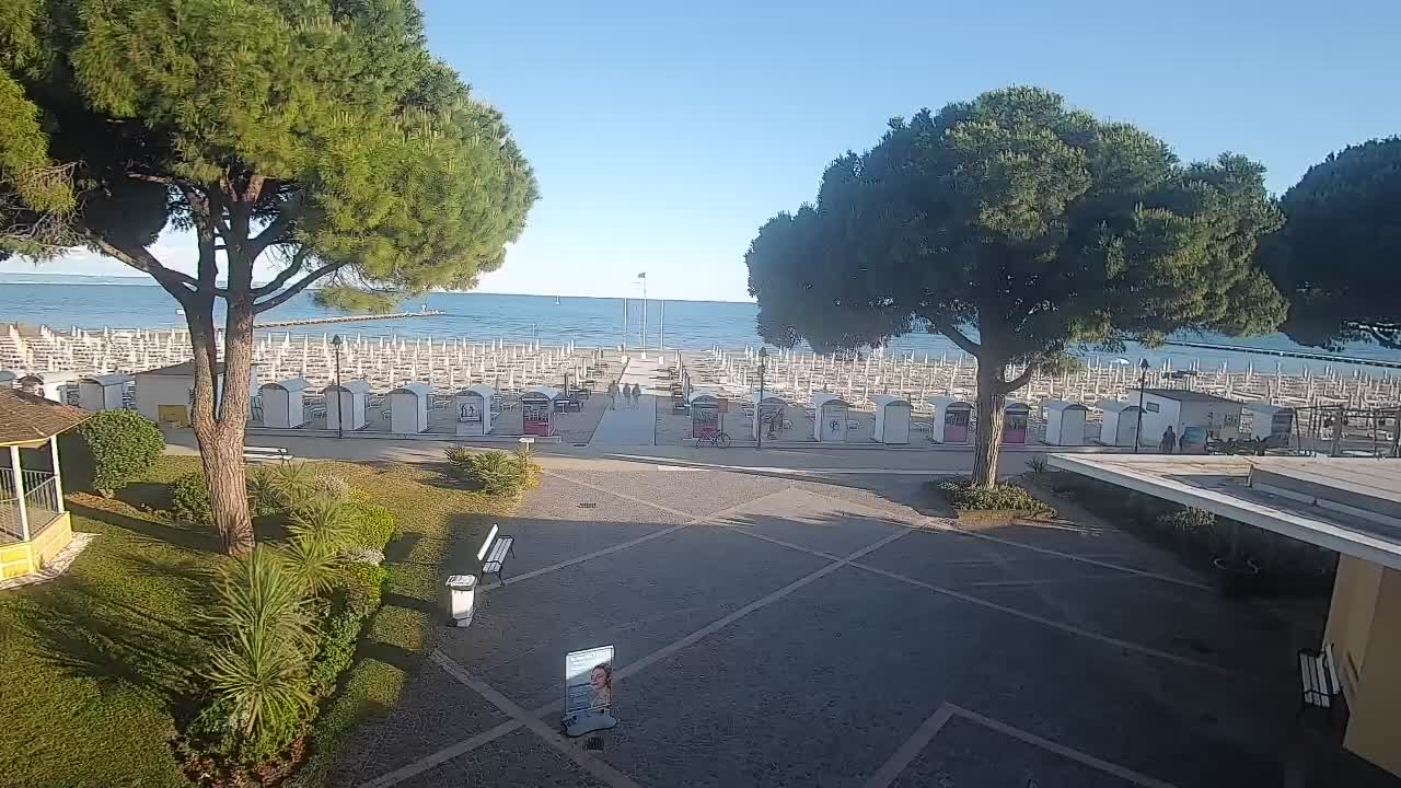 Grado Beach Webcam Entrance | Real-Time View of the Seaside
