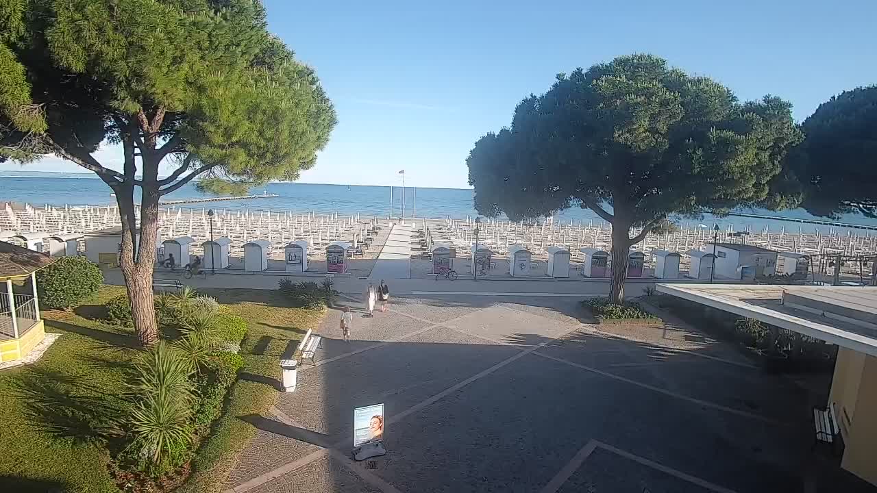 Grado Beach Webcam Entrance | Real-Time View of the Seaside