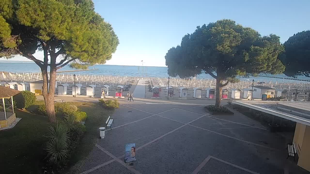 Grado Beach Webcam Entrance | Real-Time View of the Seaside